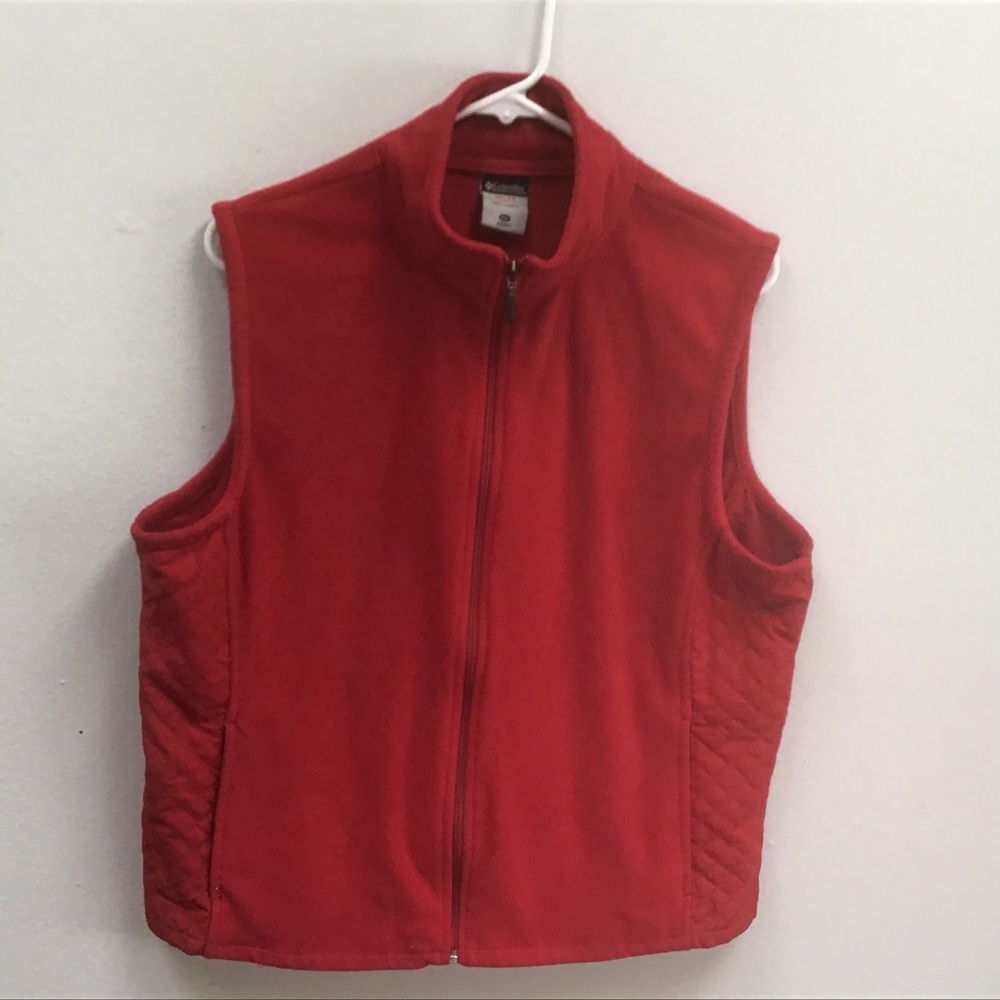 RED VEST KEEPS BODY WARM 100% POLY QUILTED SIDES